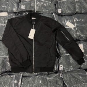 Áo khoác gió dior thêu sắc nét